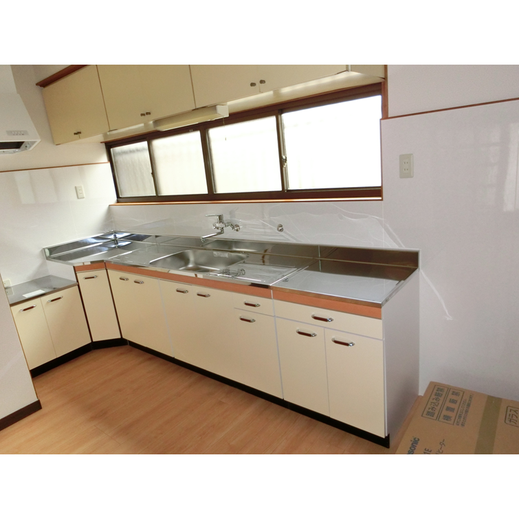 移住推進空き家の第1号となる家のキッチン観の写真