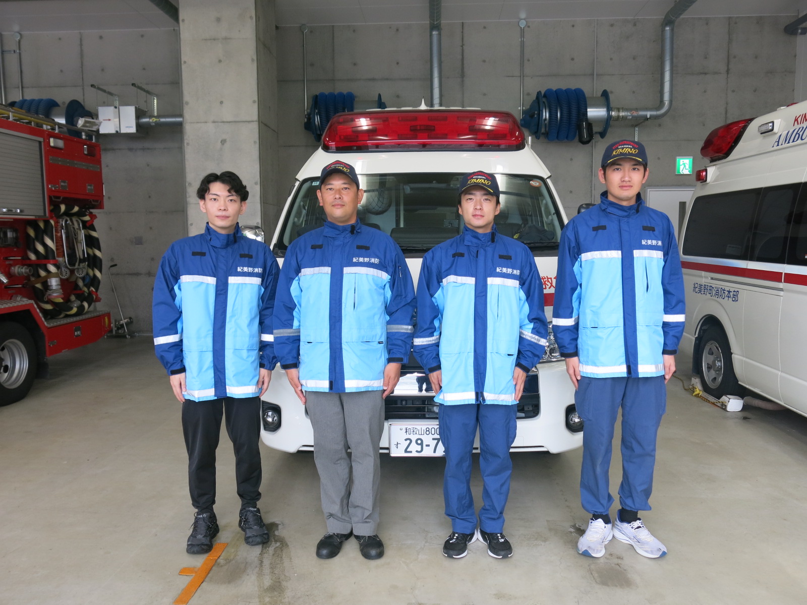 ドクターカー上松医師と救急隊三名