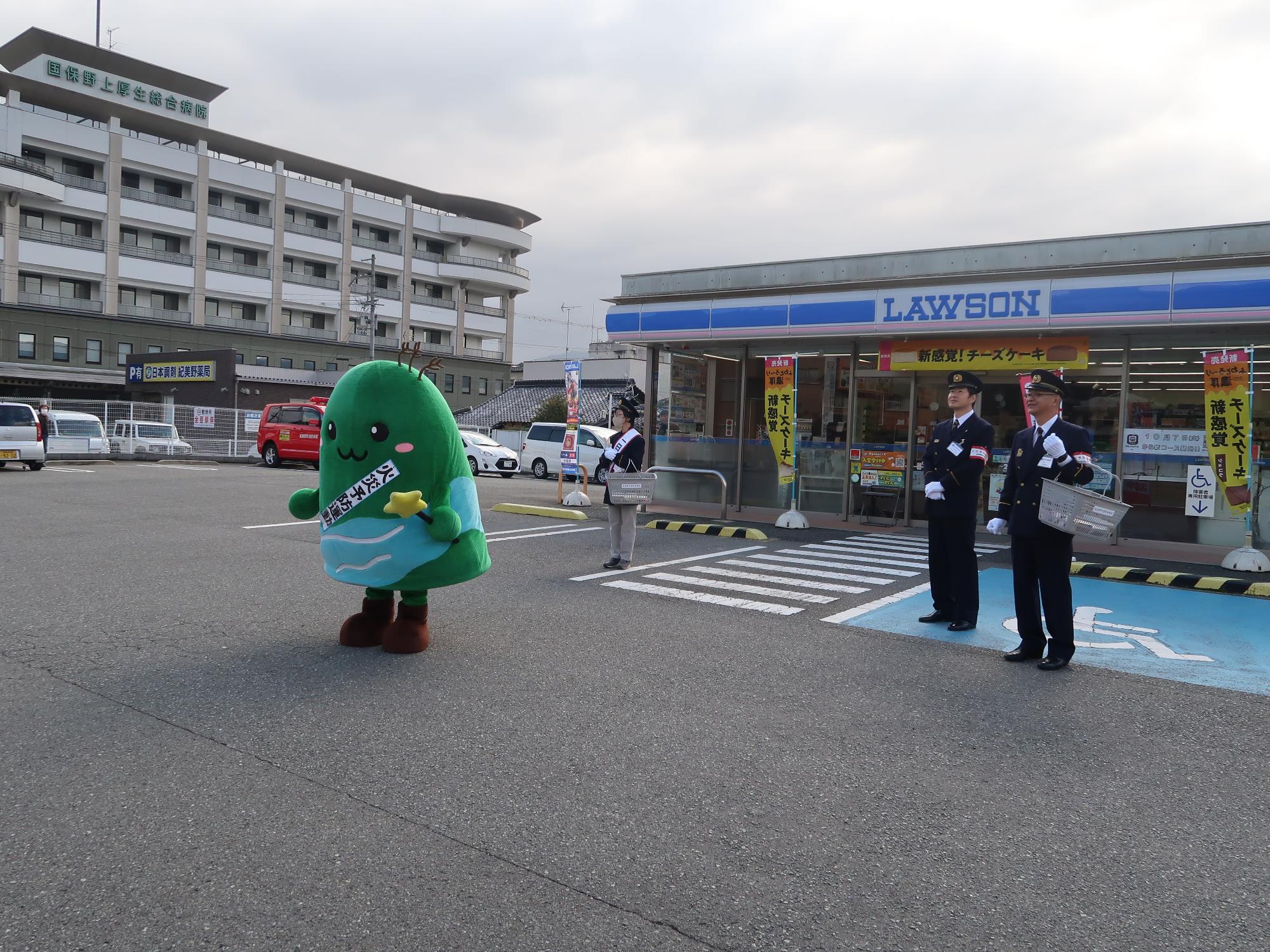 街頭啓発の様子